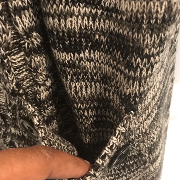 Sweater - Picture 6 of 7